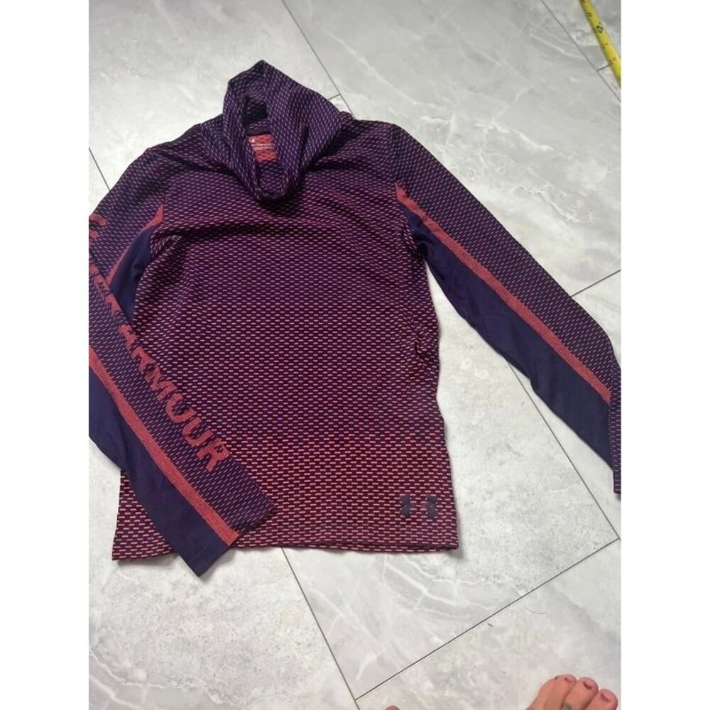 Under Armour youth medium long sleeve heat gear
